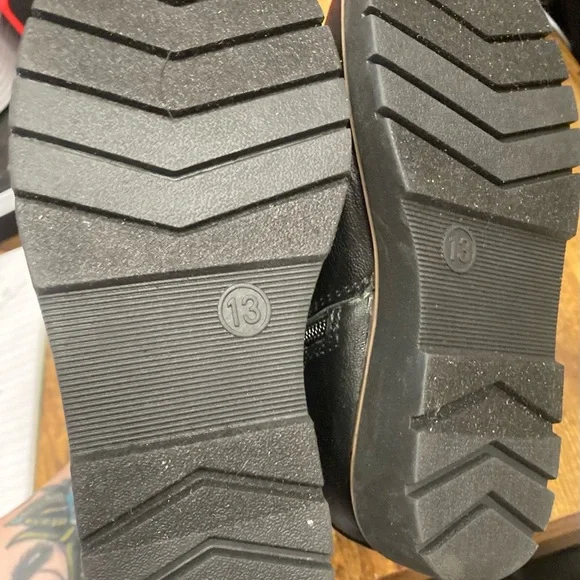 Art Class Kids' Laurel Chelsea Boots Black Size 13 new - Picture 7 of 7